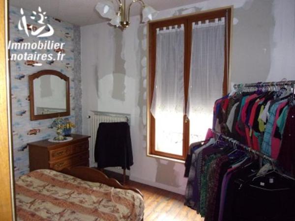 UNE MAISON A USAGE D'HABITATION