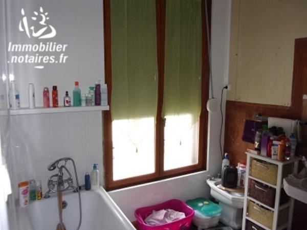 UNE MAISON A USAGE D'HABITATION