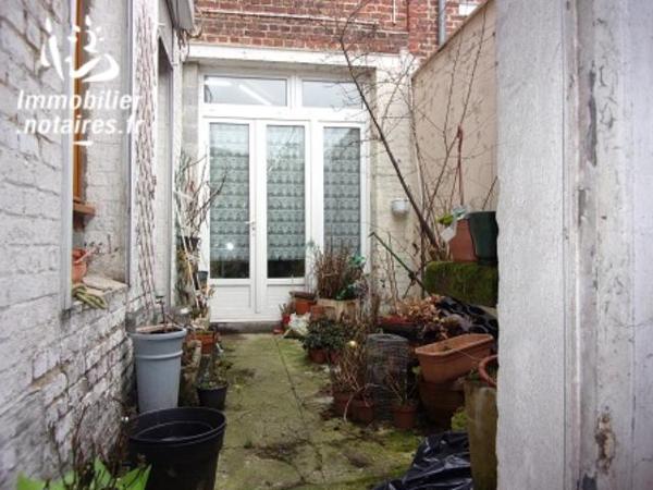 UNE MAISON A USAGE D'HABITATION