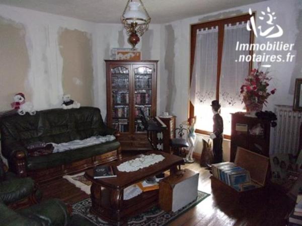 UNE MAISON A USAGE D'HABITATION