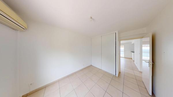 Rare avec très grande terrasse parking vue mer