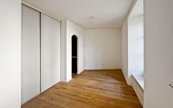 Appartement à louer    4 pièces •  Chenay