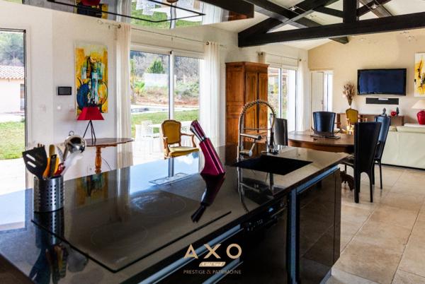 TRETS - ENSEMBLE IMMOBILIER - T8 - PISCINE - POOL HOUSE - GARAGE - VUE SAINTE VICTOIRE - 985 000 