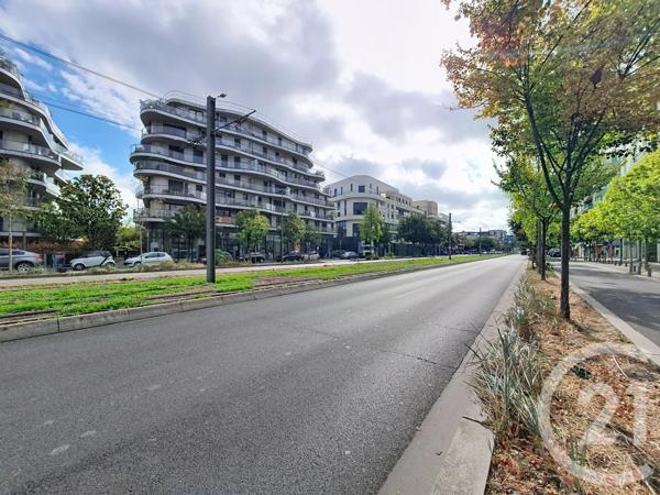 à vendre  136,30 m 2   COLOMBES  - 92