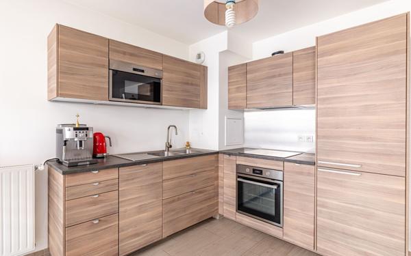 Appartement à vendre    3 pièces • 70,69 m2 Joinville-le-Pont