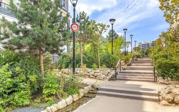 Appartement à vendre    3 pièces • 70,69 m2 Joinville-le-Pont