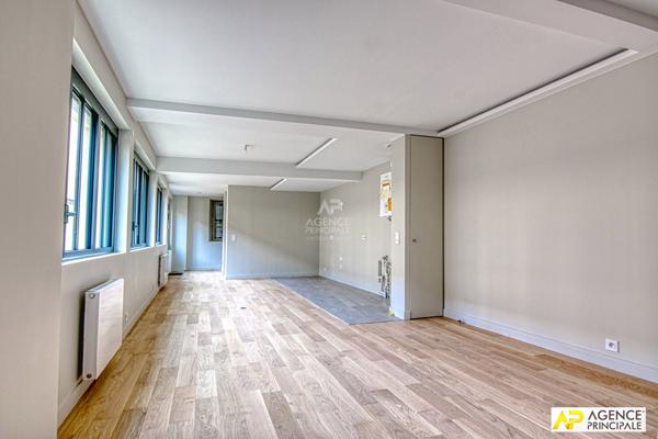 Versailles Notre Dame - Maison 5 pièces 131.60 m² au sol avec terrasse arborée de 33 m² €1 195 000 ** - Référence 26483