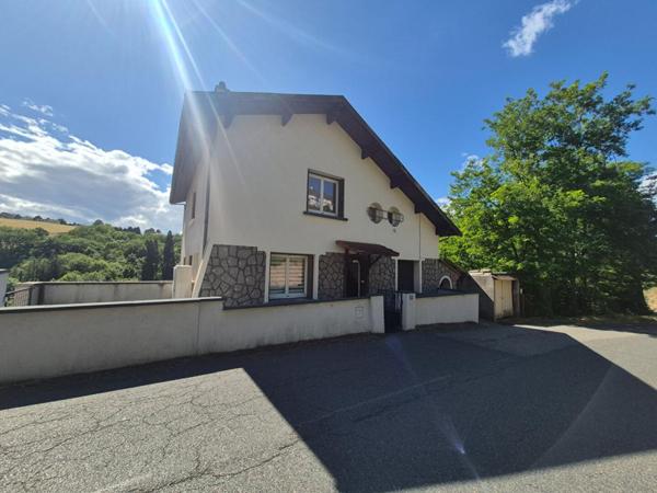 Maison Le Chambon Feugerolles 11 pièce(s) 231.86 m2