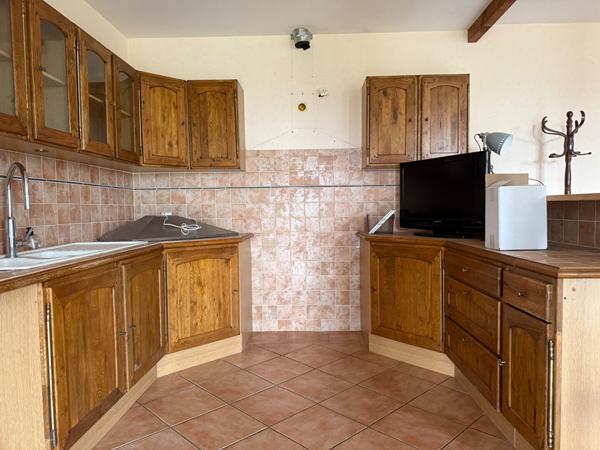 ENSEMBLE IMMOBILIER 3 LOGEMENTS ET DÉPENDANCES SUR 1290 M2 DE TERRAIN , Tauriac ENSEMBLE IMMOBILIER 3 LOGEMENTS ET DÉPENDANCES SUR 1290 M2 DE TERRAIN , Tauriac