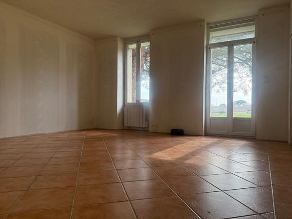 ENSEMBLE IMMOBILIER 3 LOGEMENTS ET DÉPENDANCES SUR 1290 M2 DE TERRAIN , Tauriac ENSEMBLE IMMOBILIER 3 LOGEMENTS ET DÉPENDANCES SUR 1290 M2 DE TERRAIN , Tauriac