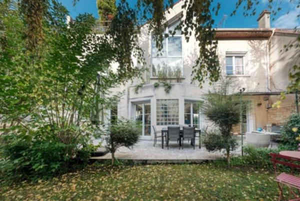 Maison lumineuse avec jardin et rooftop aux Lilas