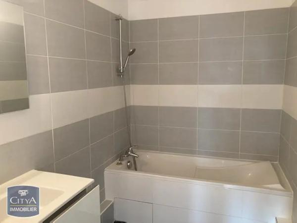 Appartement à louer 5 pièces 120.79m² Grenoble (38100)