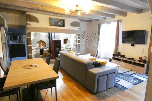 MAISON AUVERGNATE EN PIERRE RENOVEE