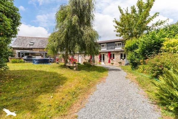 Maison à vendre |  Bégard |  6 pièces | 165 m²