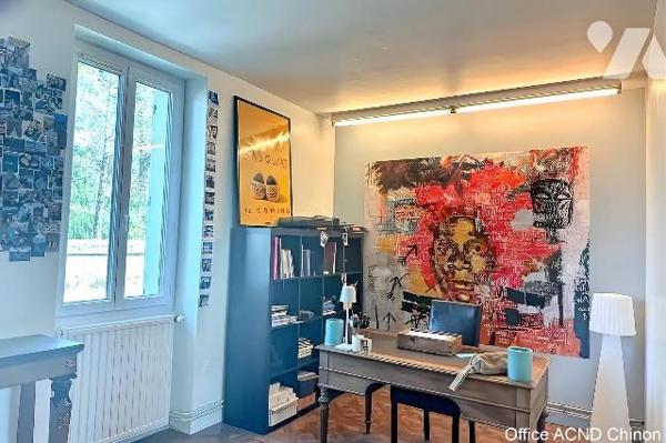 Plein centre de Beaumont en Veron au calme !
Unique,  découvrez cette proprieté  ancienne situ...