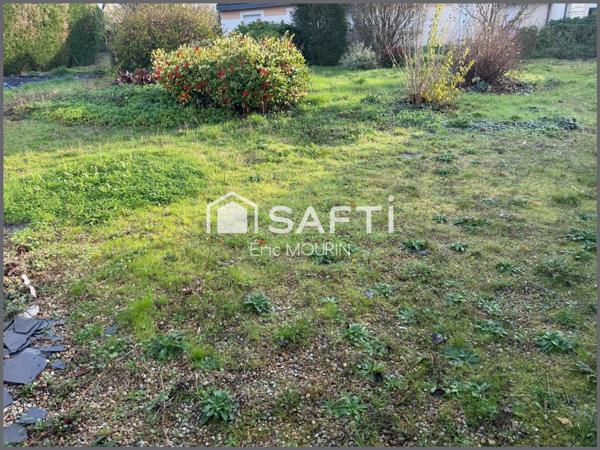 A saisir  très beau terrain constructible.