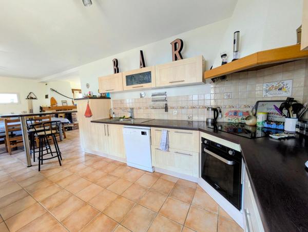 44740 BATZ SUR MER - MAISON T7 proche commerces et plages