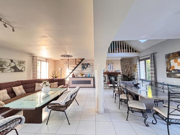 EXCLUSIVITE - MAISON BRUZ - 4 CHAMBRES - EXPOSITION SUD