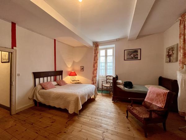 Belle maison de village en pierre avec propriété indépendante d'une chambre