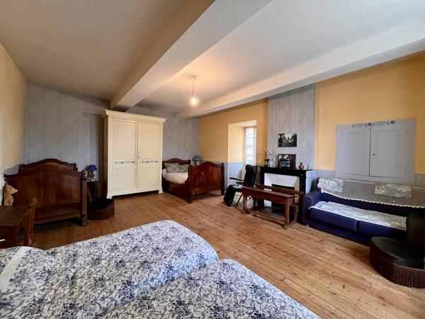 Belle maison de village en pierre avec propriété indépendante d'une chambre