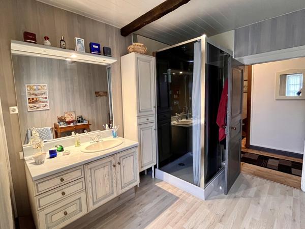 Belle maison de village en pierre avec propriété indépendante d'une chambre