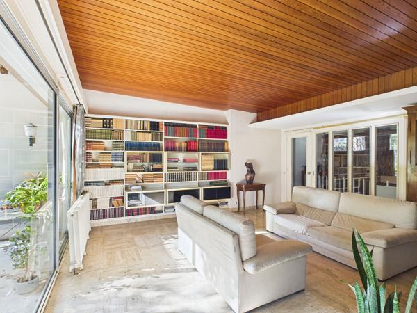 MAISON D'ARCHITECTE 300m² sur PARCELLE 27000m² MONTELIMAR 26200