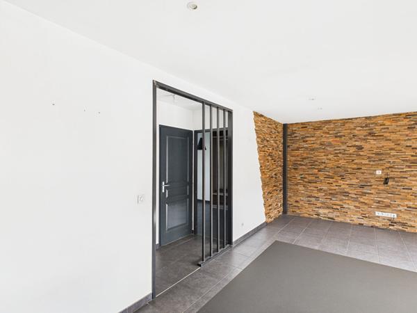 APPARTEMENT CLIMATISE ! T3. DERNIER ETAGE TERRASSE 33m² . GARAGE BOX. CHATEAUVERT 26000 VALENCE