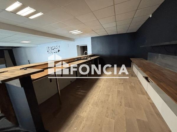Location Local commercial 5 pièces 190 m² - 1690 ROUTE DE LYON Soyon 07130