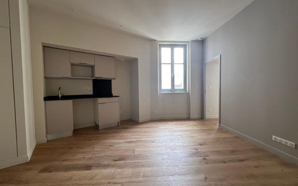 Appartement à louer    2 pièces •  Nantes