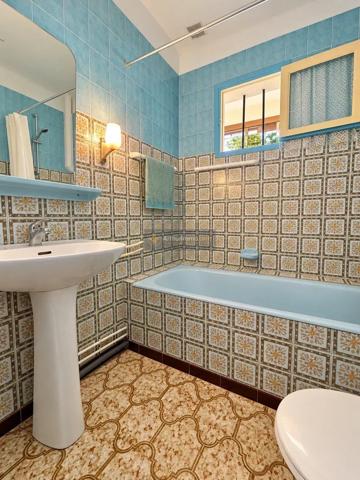 Vente                                                      Appartement
                        
                     3 pièces                      45 m2                     à Saint-Aygulf