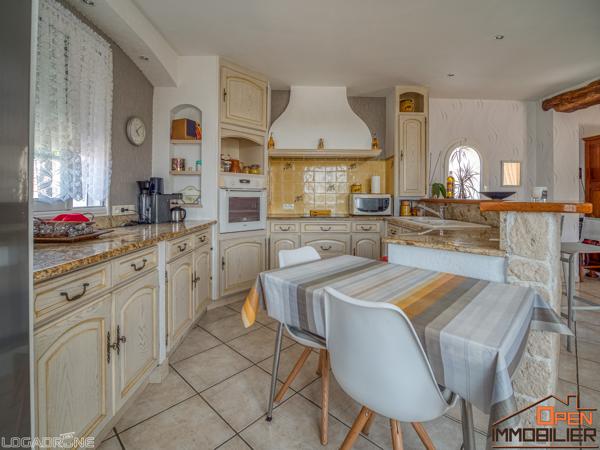Villa T 4 avec piscine