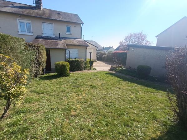 Maison de bourg – 90 m² – Jardin 400 m² – Centre de Loué