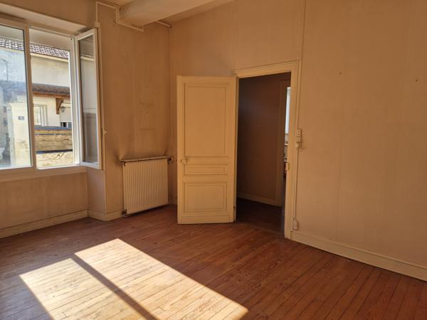 Maison de BOURG 8 pièces 179m² jardin 220m²