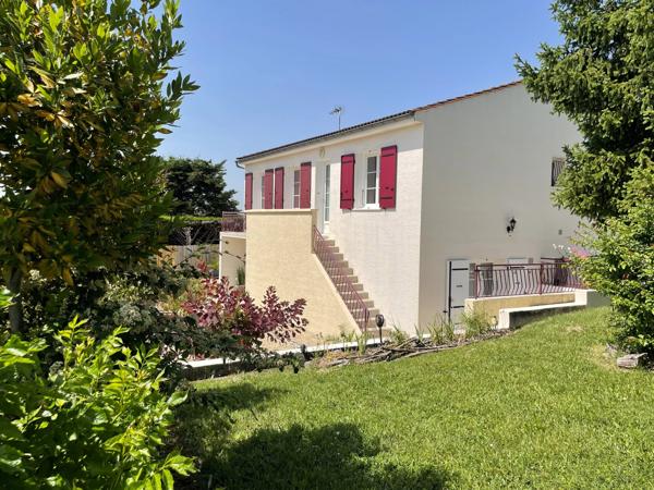 Maison familiale avec potentiel locatif à proximité de Saintes