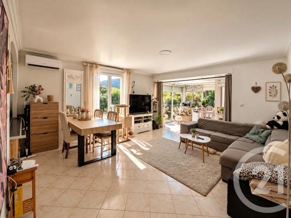 Maison à vendre  10 pièces - 245 m 2   COGOLIN  - 83