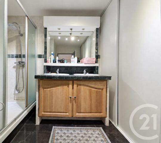 Maison à vendre  10 pièces - 245 m 2   COGOLIN  - 83