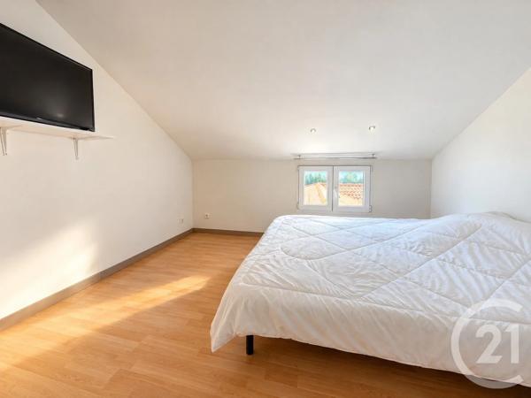 Maison à vendre  10 pièces - 245 m 2   COGOLIN  - 83