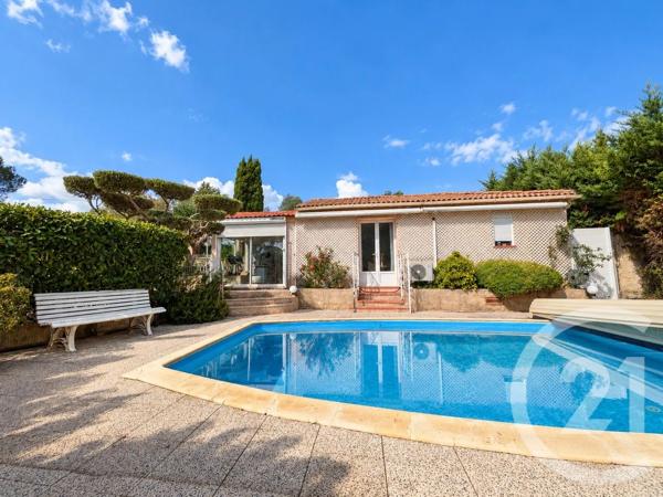 Maison à vendre  10 pièces - 245 m 2   COGOLIN  - 83