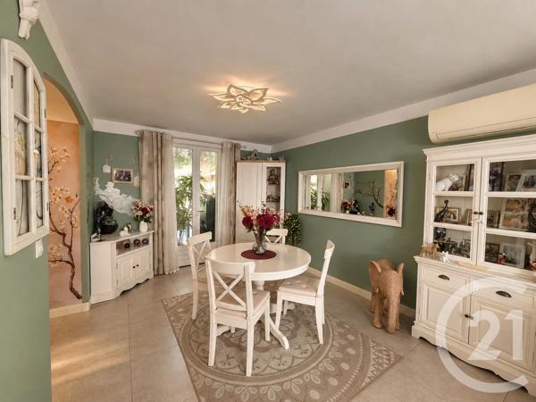 Maison à vendre  10 pièces - 245 m 2   COGOLIN  - 83