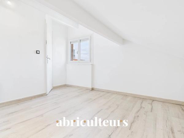 Maison familiale dans un confort moderne avec piscine intérieure en vente à Rillieux-la-Pape (69140)