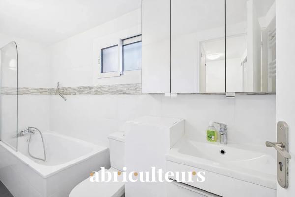 Maison familiale dans un confort moderne avec piscine intérieure en vente à Rillieux-la-Pape (69140)