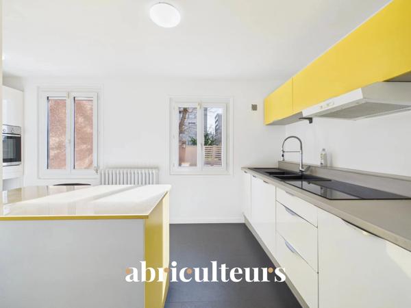 Maison familiale dans un confort moderne avec piscine intérieure en vente à Rillieux-la-Pape (69140)