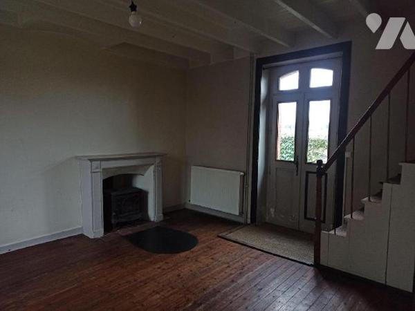 Cadre exceptionnel pour des constructions en pierres qui le sont tout autant.
Potentiel à desti...