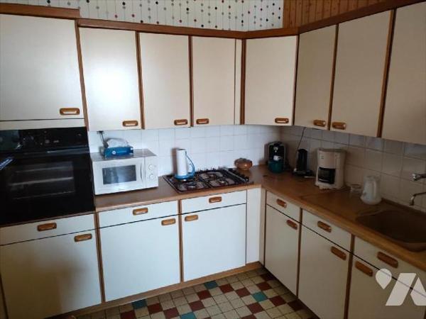 POUZAUGES - Idéal investisseurs ou primo-accédants, maison à étage de 98 m² habitables et jardi...