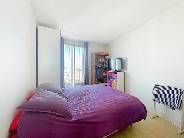 Vente                                                      Appartement
                        
                     3 pièces                      57 m2                     à Choisy-le-Roi