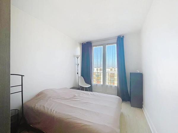 Vente                                                      Appartement
                        
                     3 pièces                      57 m2                     à Choisy-le-Roi