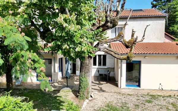 Appartement à vendre    5 pièces • 117,97 m2 Écully