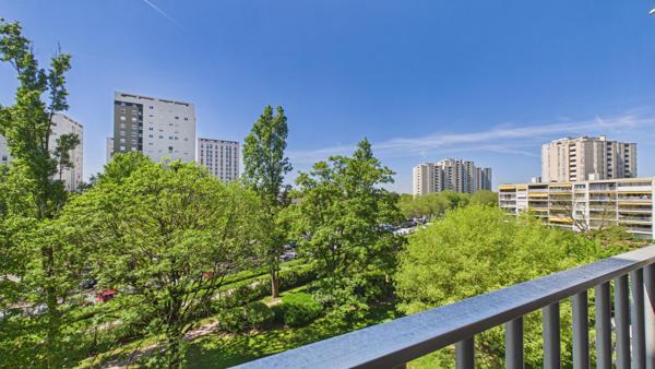 Nouveauté - 2 pièces de 67 m² - Balcon - DPE C - 10 min métro Ligne 14