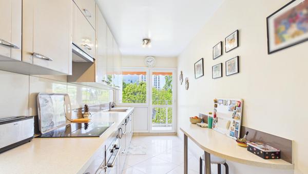 Nouveauté - 2 pièces de 67 m² - Balcon - DPE C - 10 min métro Ligne 14