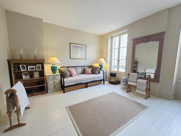 Maison de ville élégante et de caractère avec jardin de toit et appartement indépendant – Eymet